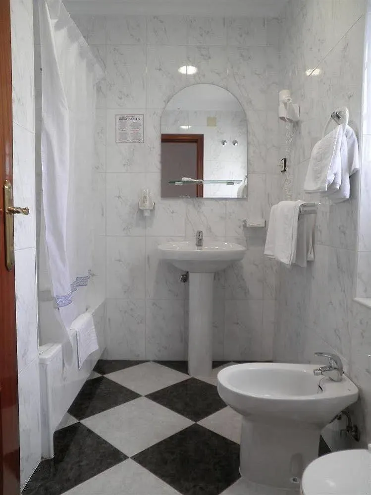 Hotel Oasis Conil De La Frontera 0*,